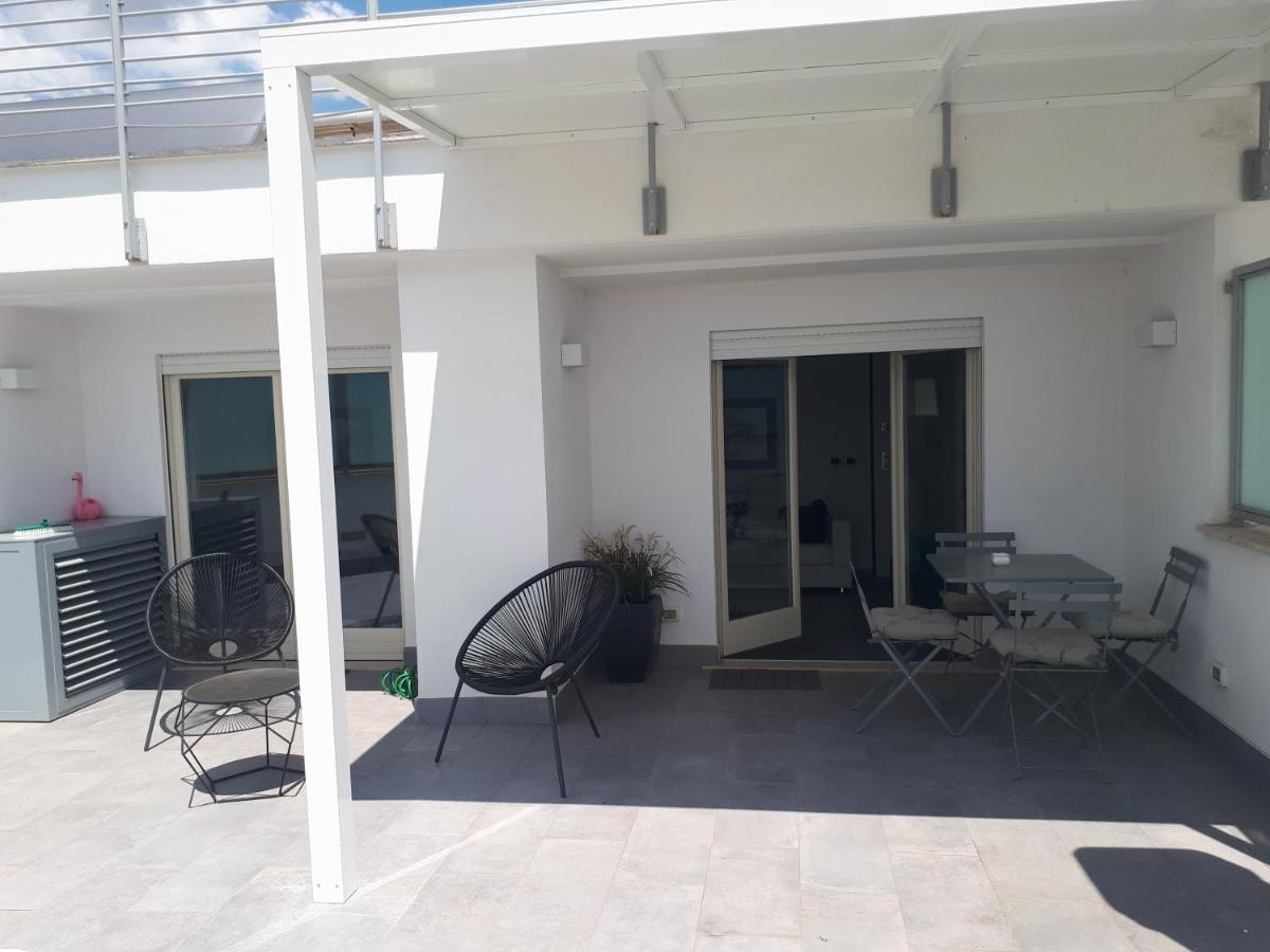 Penthouse 40 In Trastevere With Seasonally Jacuzzi Rom Exterior foto